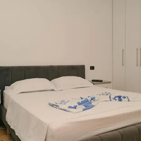 Kote's Beachside 22 Апартаменты Дуррес