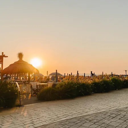 Kote's Beachside 22 Апартаменты