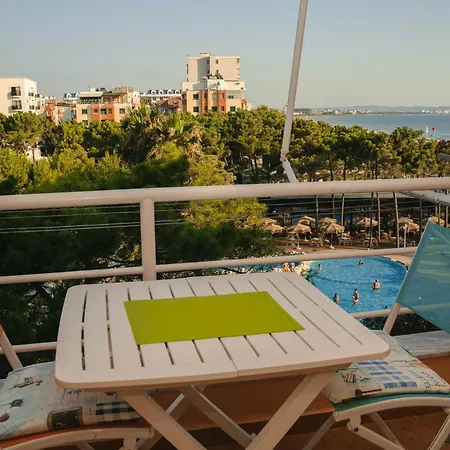 Kote's Beachside 22 *